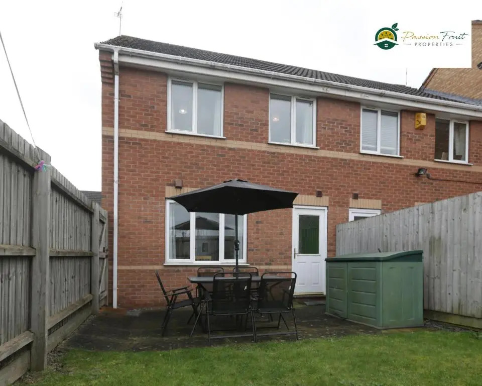 3 Bedroom house near Coventry City Centre with Wi-fi, driveway & garden - 16RWC