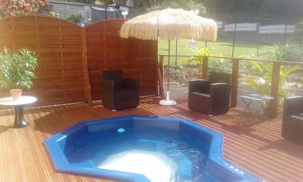Apartment With one Bedroom in Le Gosier, With Enclosed Garden and Wifi