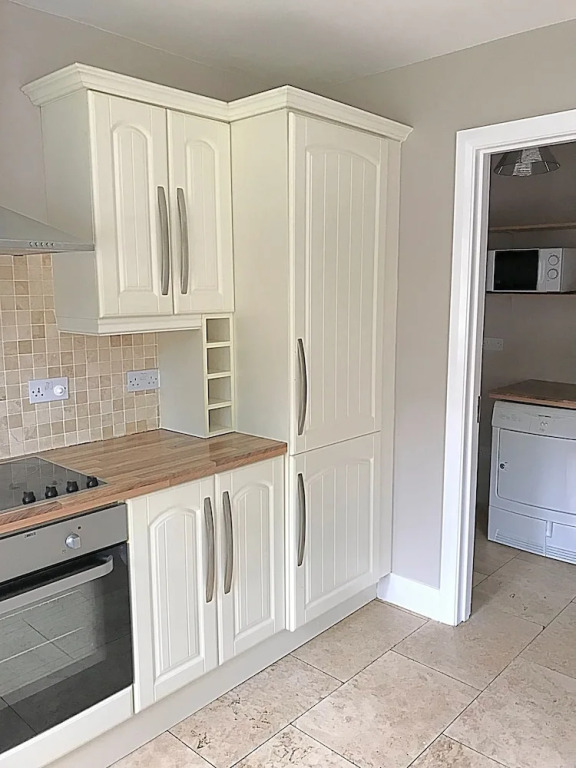 Immaculate 3-bed House With Private Secure Garden