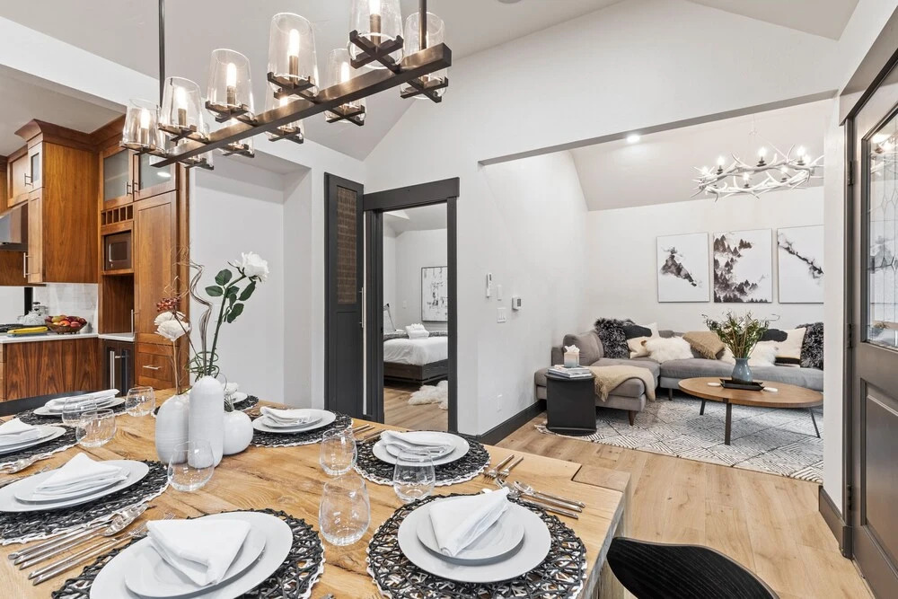 909 Park Ave 5 Bedroom Home by RedAwning