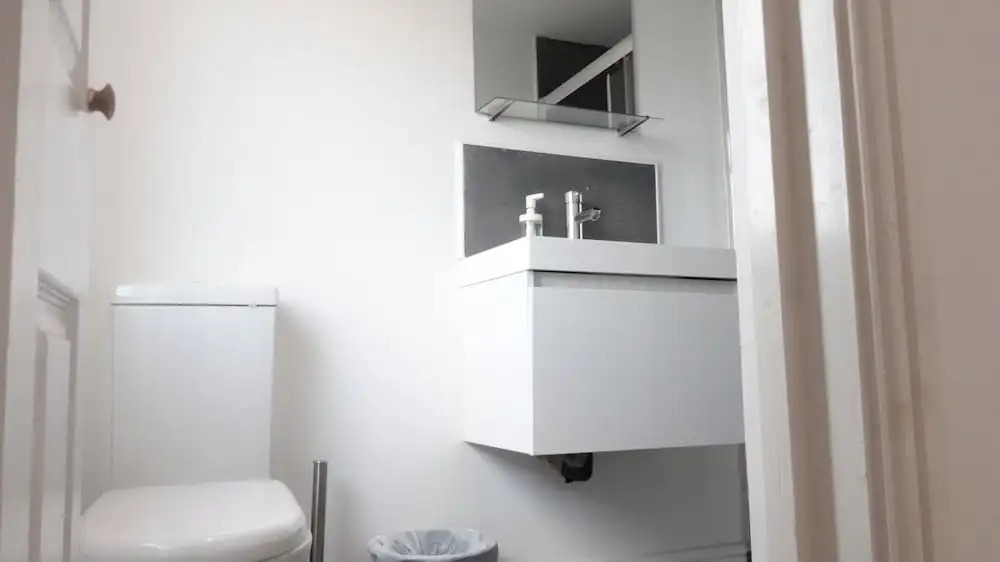 Private Bathroom Rooms- Near Heathrow - Near Shops