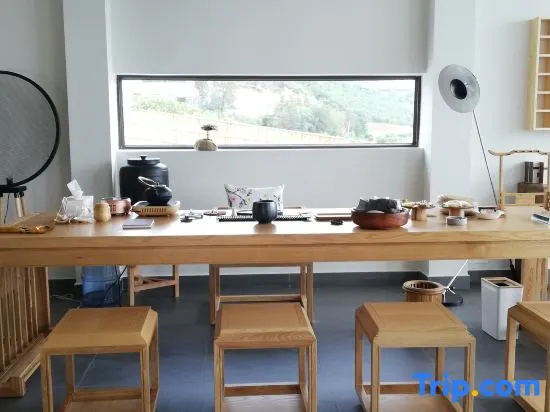 Fuxian Lake Yumo Lake View Hot Spring Hotel