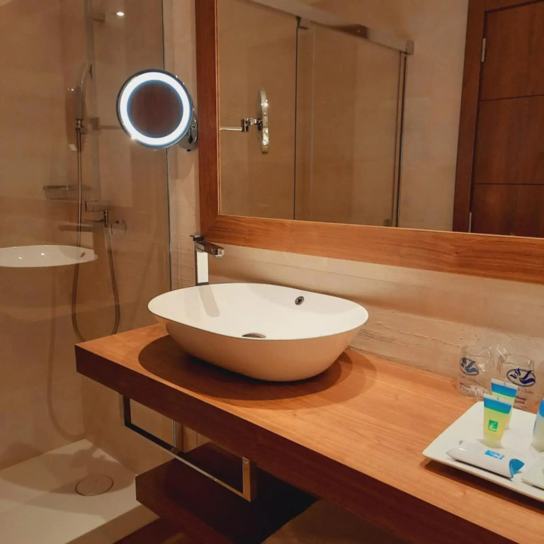 Отель Gran Hotel Balneario De Puente Viesgo