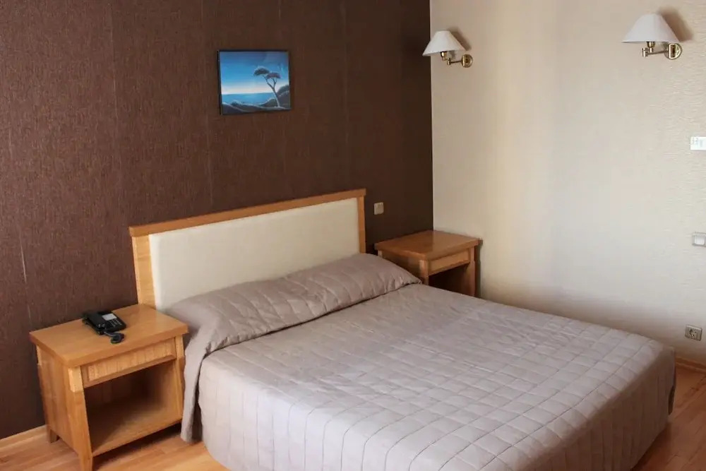Rena Hotel
