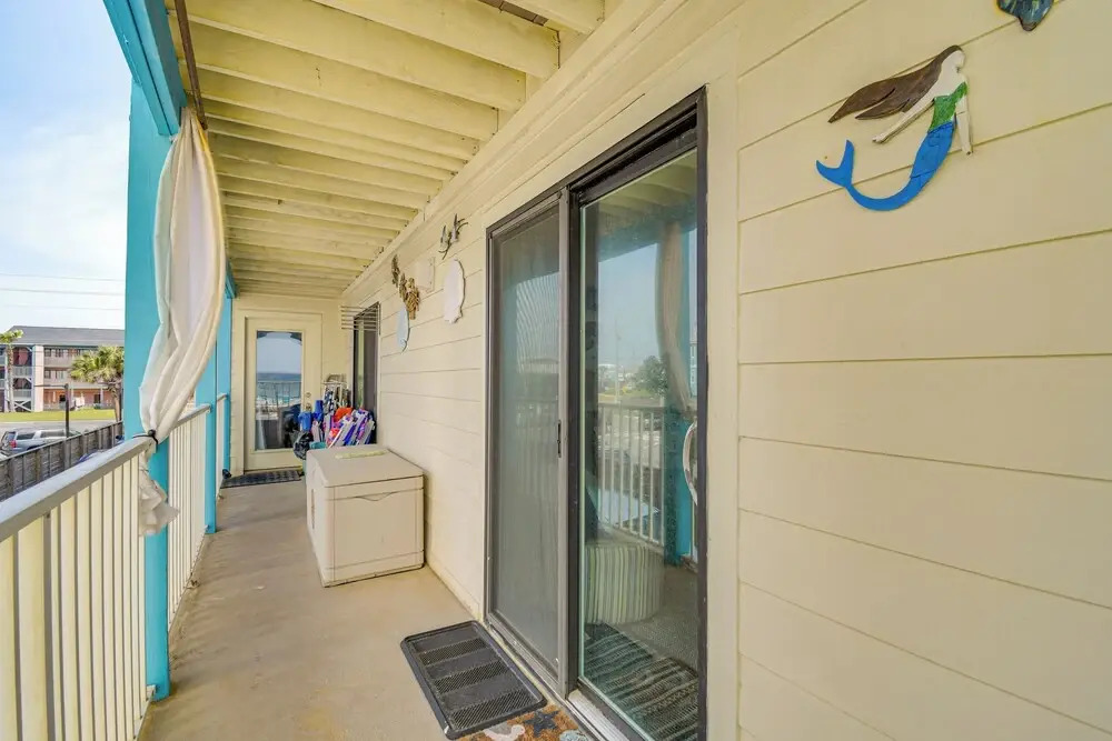 Balcony w/ Pool & Beach Views: Gulf Shores Condo!