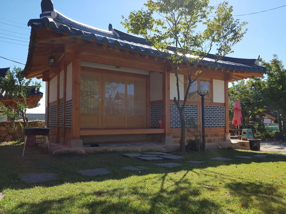 Mr.Choi Hanok Pension