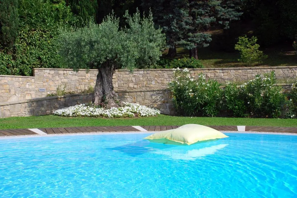Villa Luna Stunning Modern Villa Shared Infinity Pool, Big garden, Fantastic lake view,AC