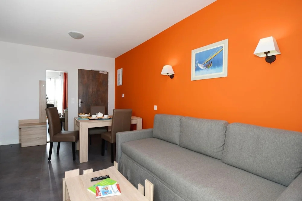 Relaxed Beachside Living in Sete