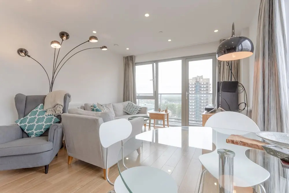 Modern 1 Bedroom Apartment With Stunning London Views