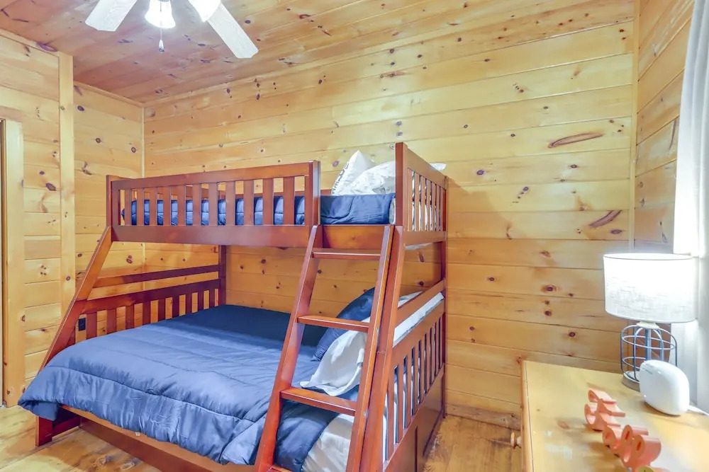 Wooded Blue Ridge Cabin: 2 Decks, Fire Pit!