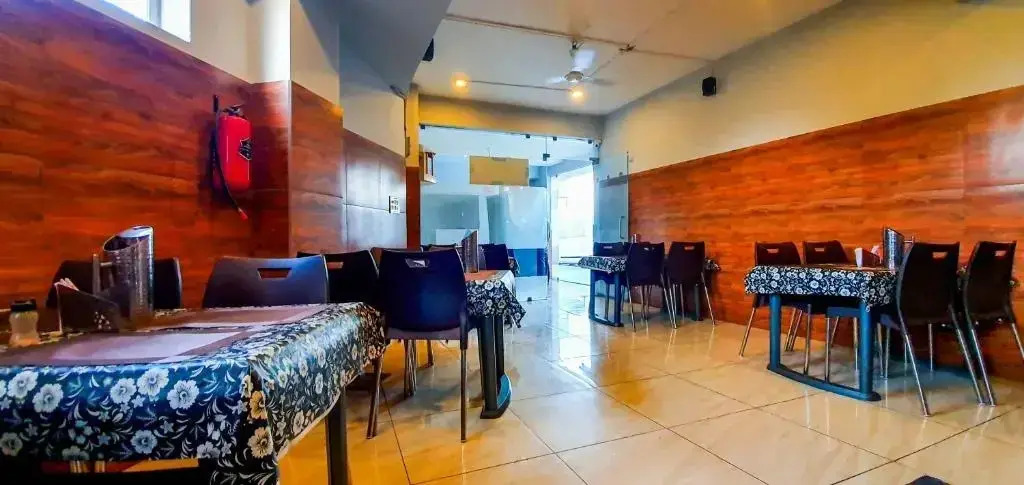 Nova Hotel New Crossroad By OYO Rooms