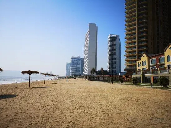 Blue sea and blue sky theme apartment (Huidong shuangyuewan store)