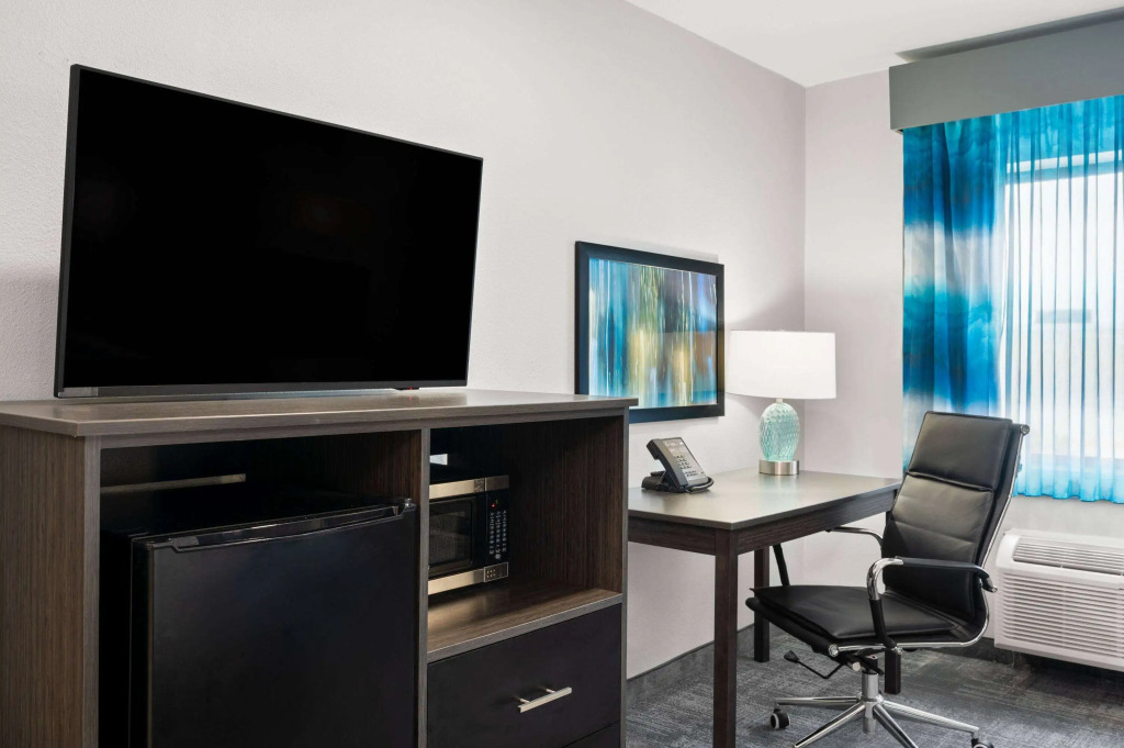 La Quinta Inn by Wyndham Indianapolis Airport Executive Dr