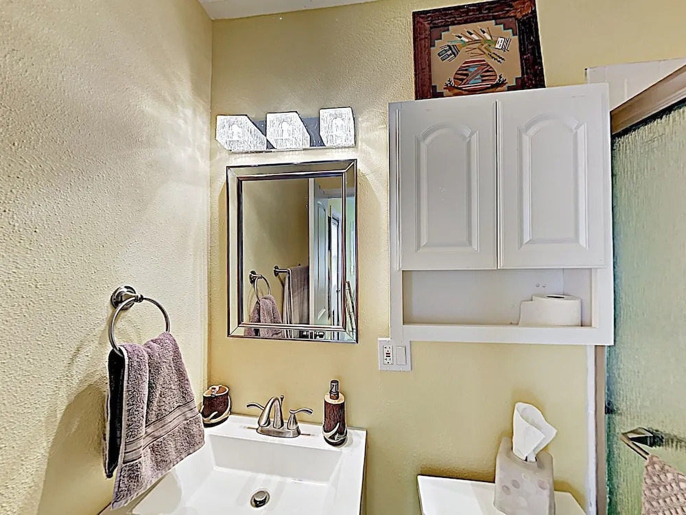 Warm Mountain-view : 8-minute Drive To Lifts 2 Bedroom Condo