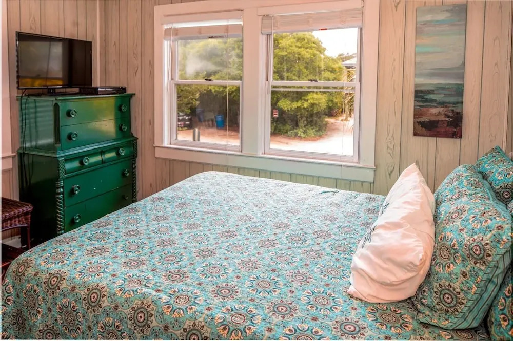 CScape - 2 Br Home
