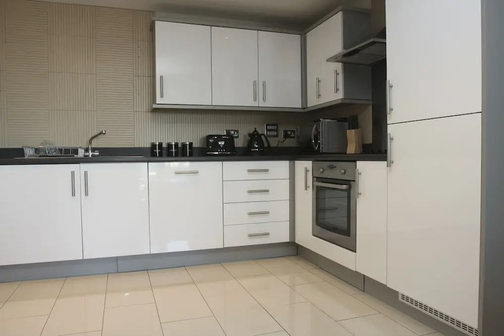 2 Bed Modern Apartment-Wilmington Close