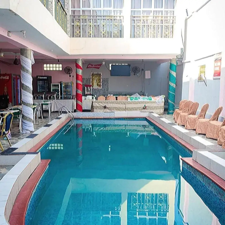 77 Palms Hotel