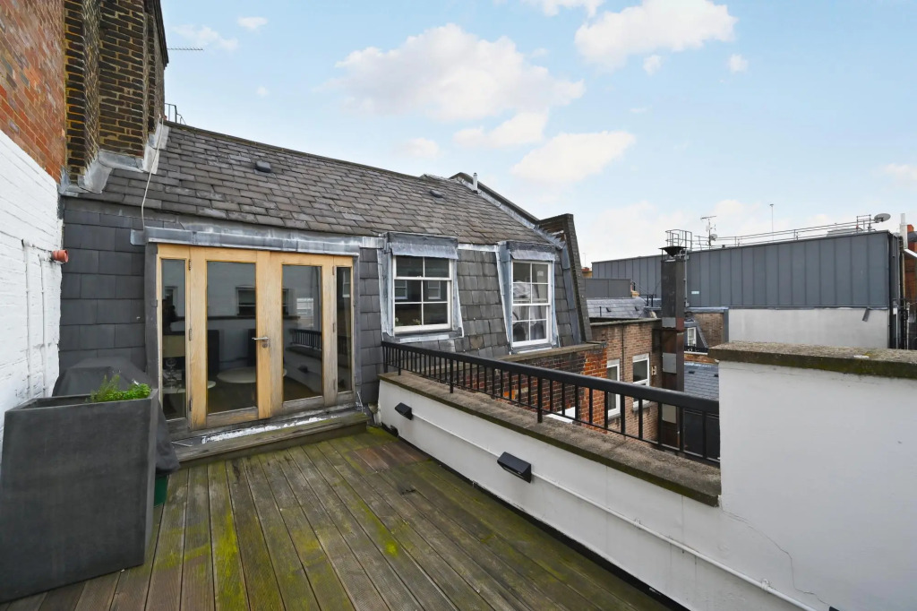 Amazing Mayfair 2 Bedroom 2 Bath Air Conditioned