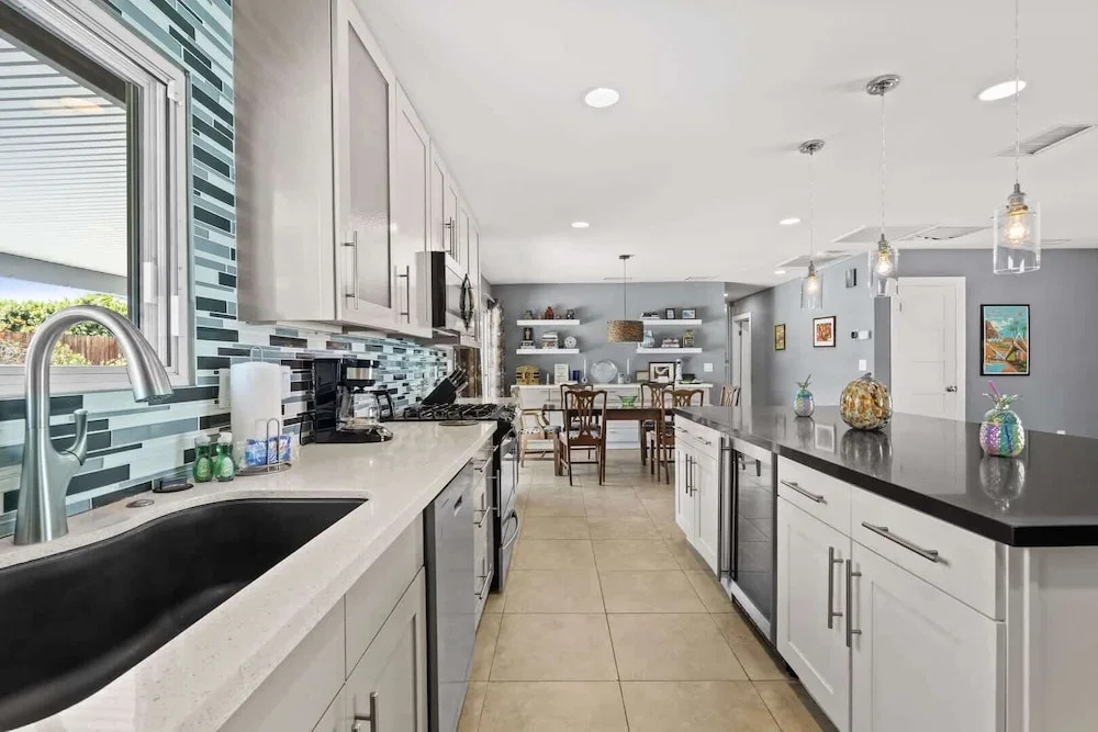 3 BDR Desert Oasis in the Heart of Palm Springs!