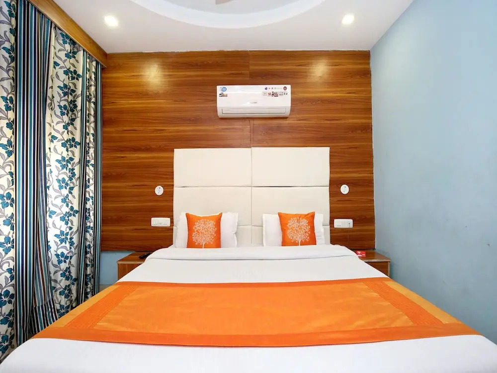 OYO 8622 Hotel Grand Inn