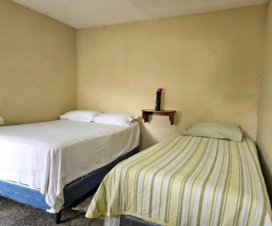 Abu Hotel - Hostel