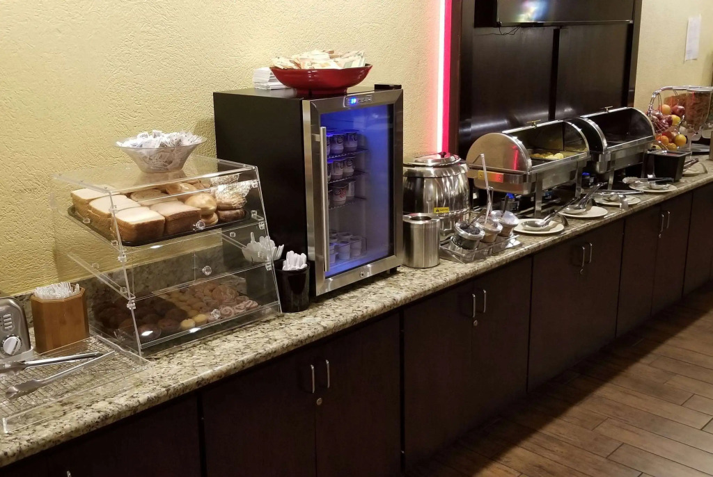 Ramada by Wyndham Houston Intercontinental Airport East