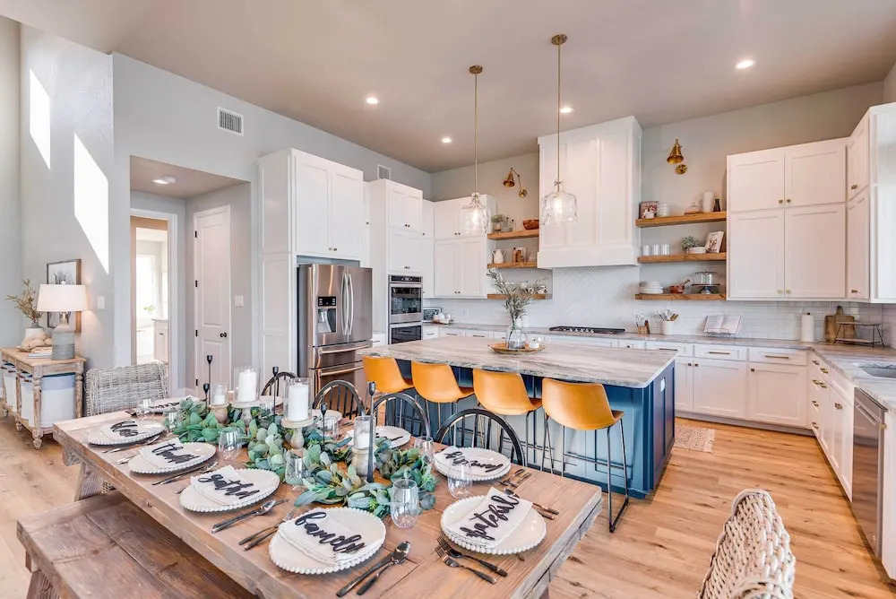 Lakefront Granbury Retreat w/ Patio & Fire Pit