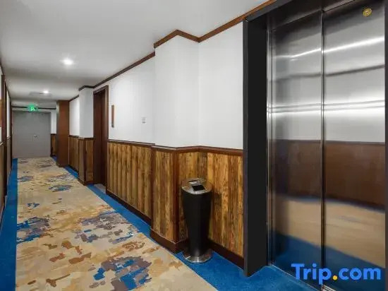 Urumqi Railway Bureau Subway Station Kefeng Rezen Select Hotel