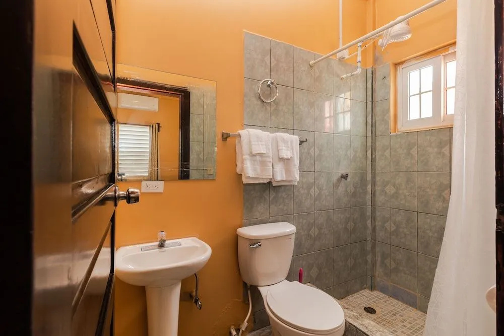 San Pedro Studios and Suites