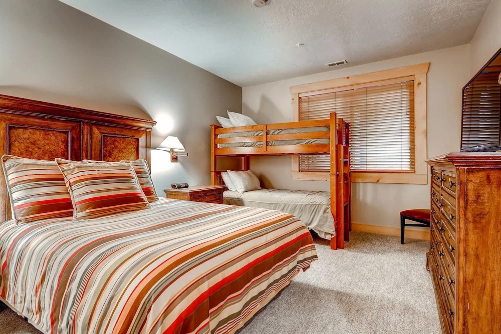 Black Bear Lodge
