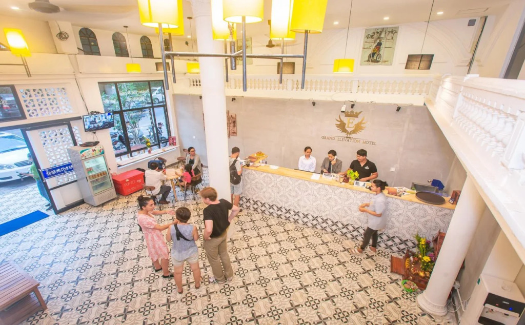 Grand Elevation Hotel