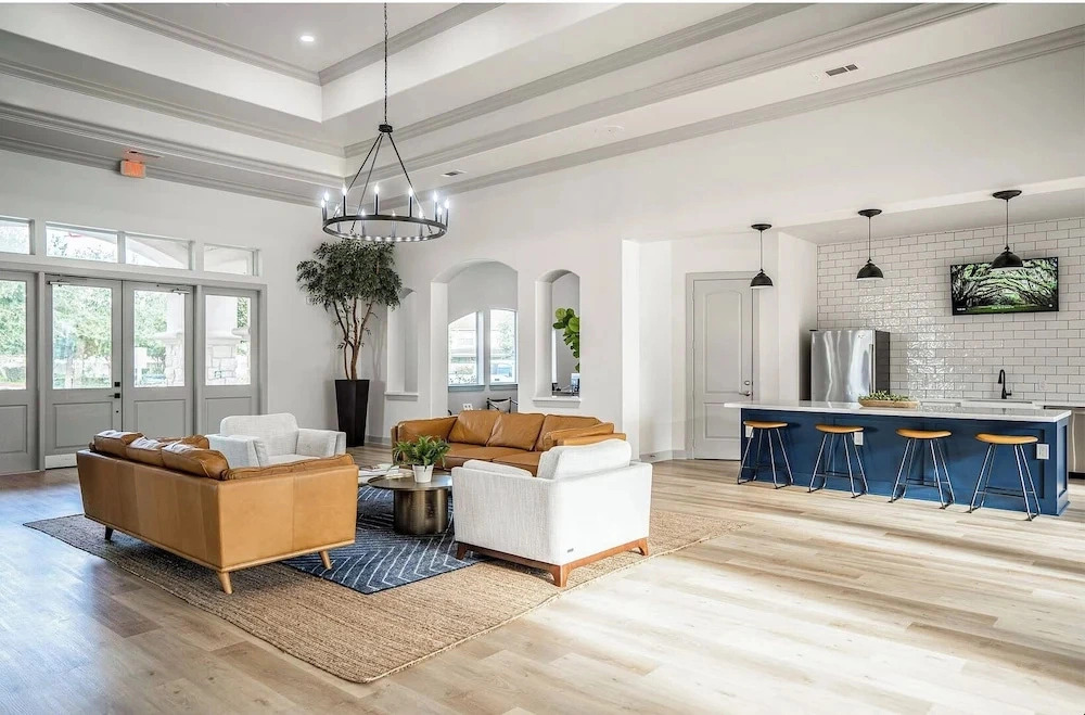 Landing Apartments Houston near Edgewood Village