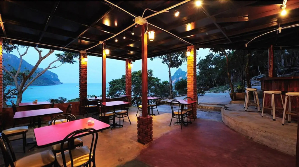 Phuphaya Seaview Resort