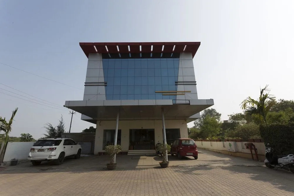 OYO 26795 Hotel Steers 07 Inn
