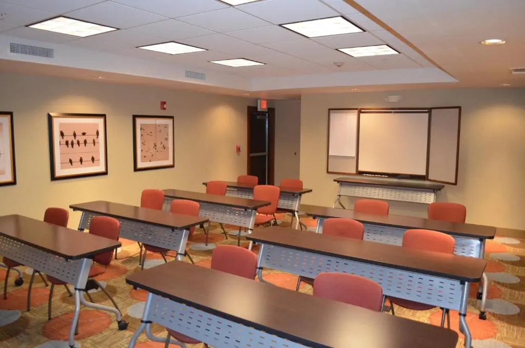 Staybridge Suites Bowling Green by IHG