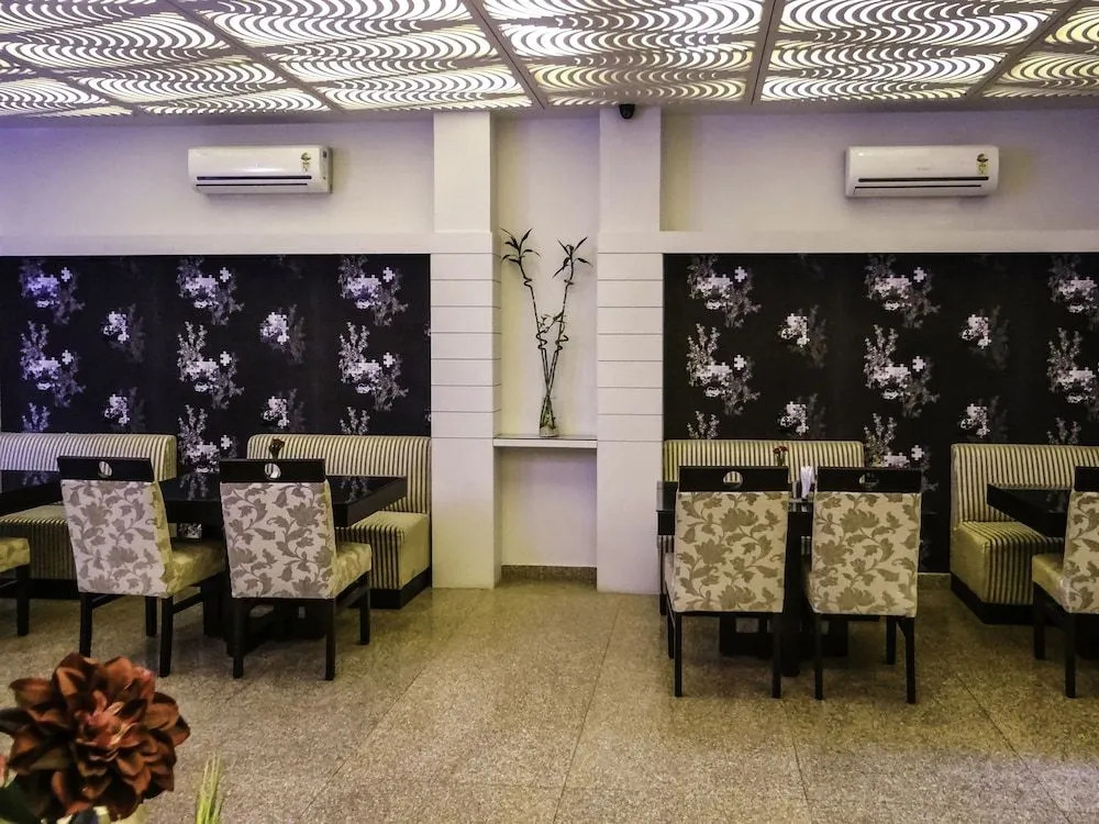 OYO 24041 SilverKey Corp Residency