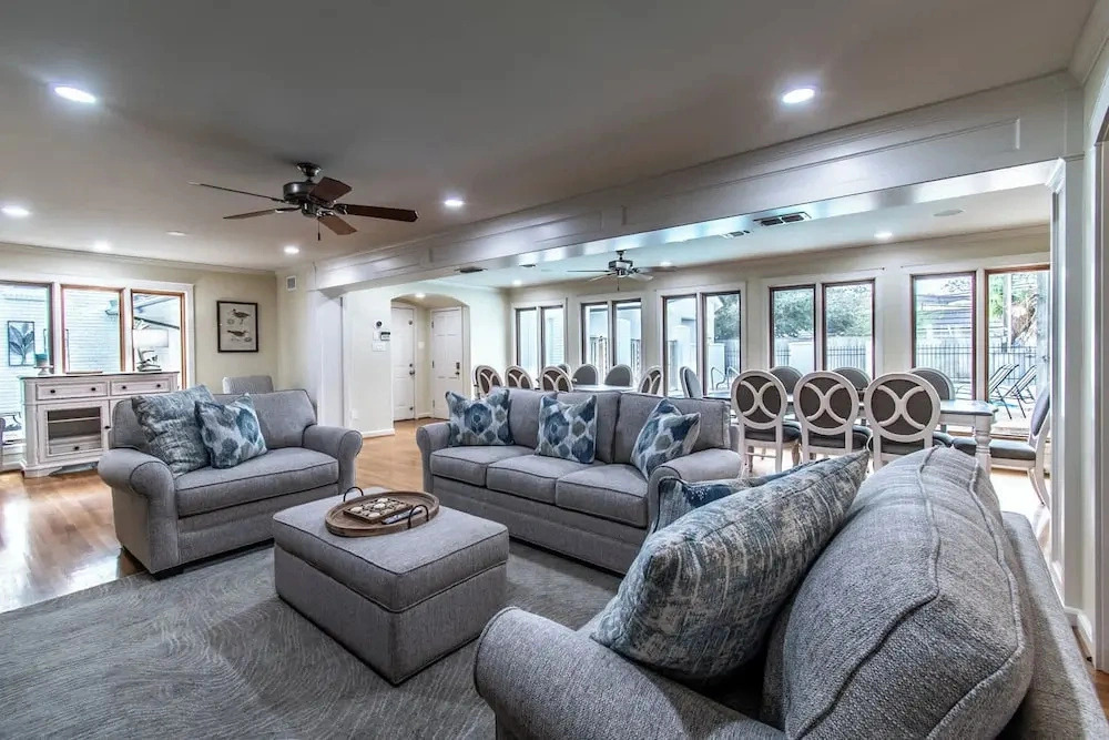 Ocean Drive Grand Estate Sleeps 54 Pool
