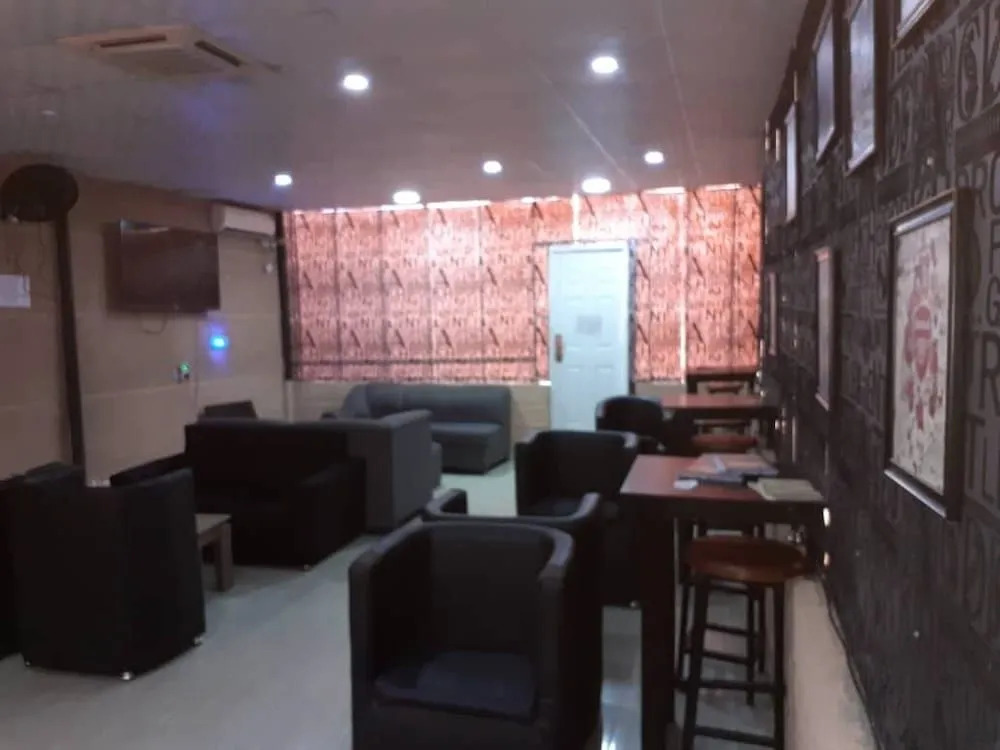 Laropa Suites and Apartments