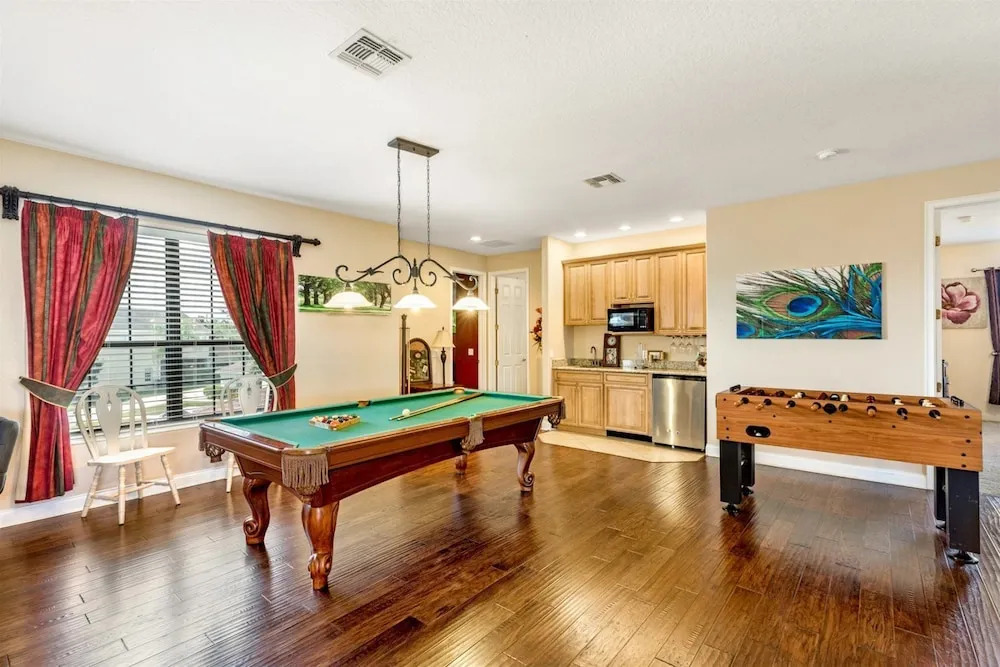 Stunning Large 7 bed Home With Private Pool, Spa, Balcony, Cinema Room, Fitness Suite and Able to see the Disney Fireworks - 467