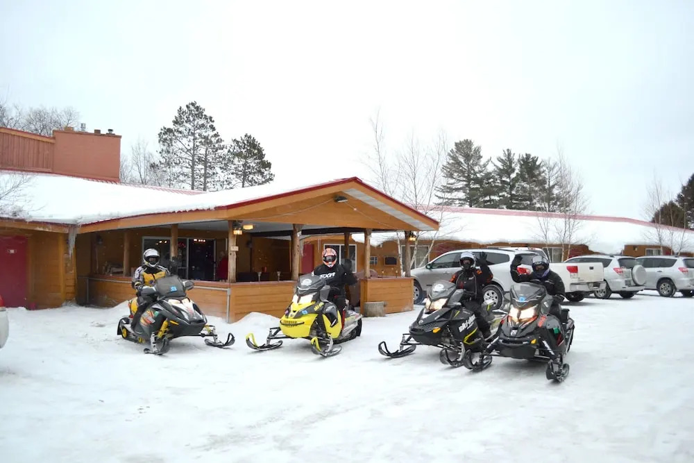 Hiawatha Lodge Inn