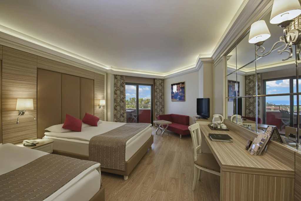 Delphin Deluxe Resort