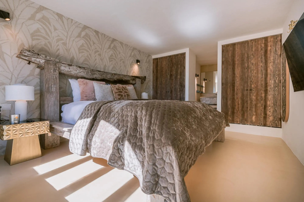 Can Furnet in Ibiza With 4 Bedrooms and 8 Bathrooms