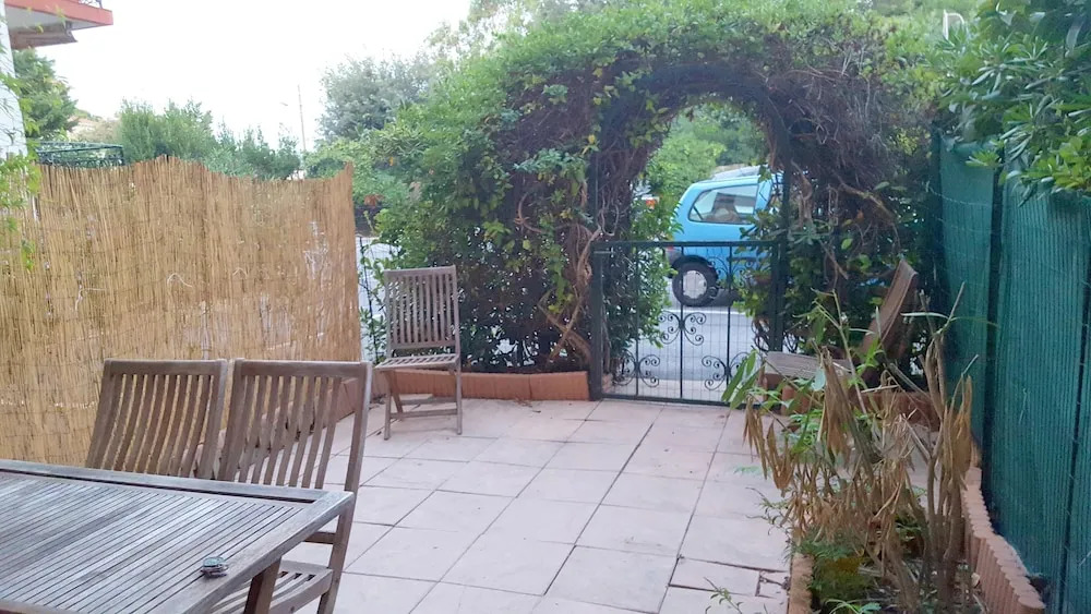Apartment With one Bedroom in Fréjus, With Enclosed Garden - 150 m Fro