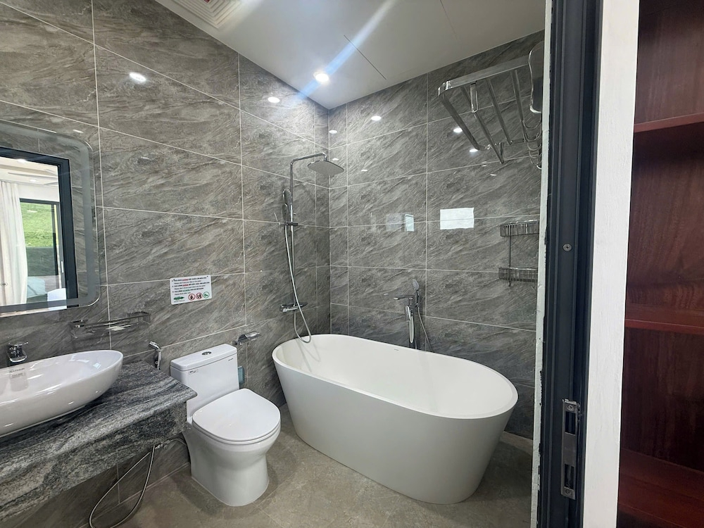 Adam Hotel and Apartment Nha Trang