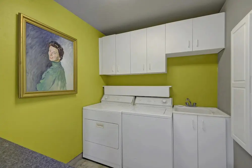 Alexander Social House Five Bedroom House