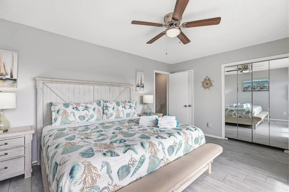 Come Enjoy Some Seawaves! 2BR 2.5ba Coastal Townhome Sleeps 8