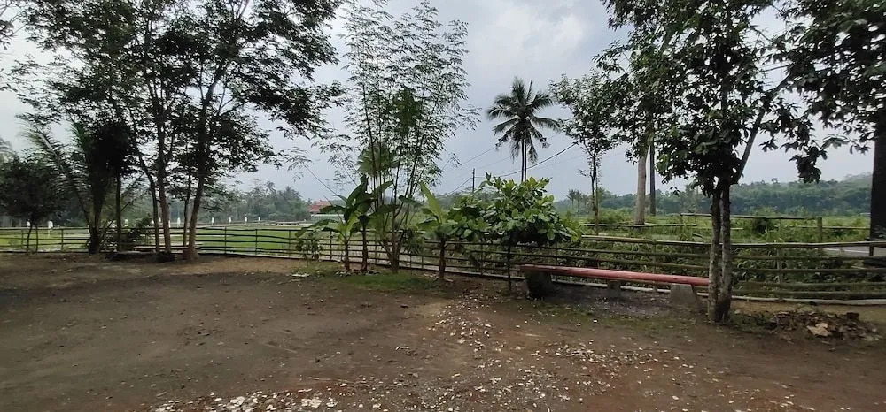 Homestay Griya Merpil - Hostel