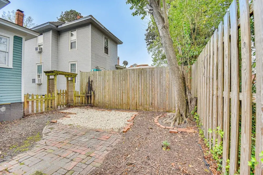 Elizabeth City Home w/ Fire Pit < 1 Mi to Downtown