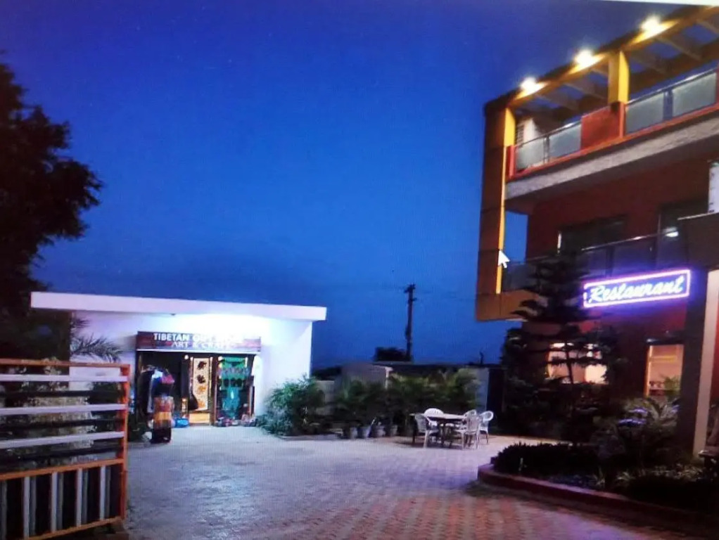 Chola Hotel and Resorts