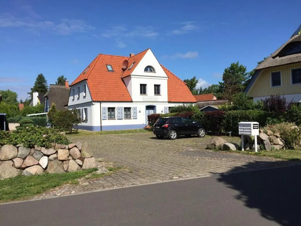 Neue Reihe 43 Villa Regulus OG